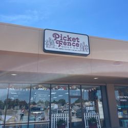 Picket Fence Quilt Company - Exterior