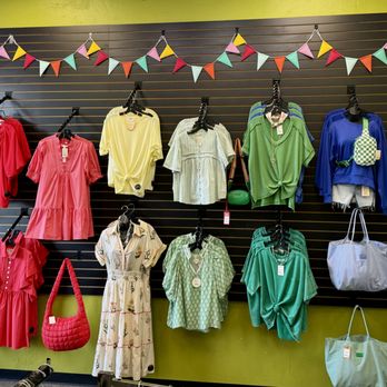 Shar's Consignment Boutique - Used, Vintage & Consignment Near Me - Temple, Texas Shar's Consignment Boutique - Used, Vintage & Consignment Near Me - Temple, Texas