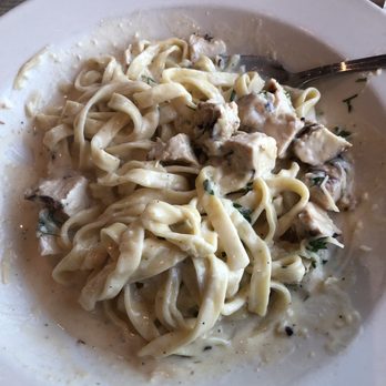 Pizza Nova - Fetucinni Alfredo with chicken - Pizza Near Me - San Diego, California Pizza Nova - Fetucinni Alfredo with chicken - Pizza Near Me - San Diego, California