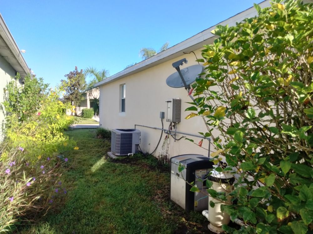 Slide of Randy J's Construction