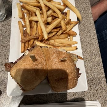 Geneva Ale House - Steak sandwich with French fries - American Near Me - Geneva, Illinois