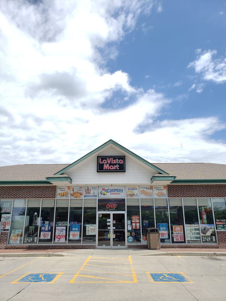 Lavista Mart Logo