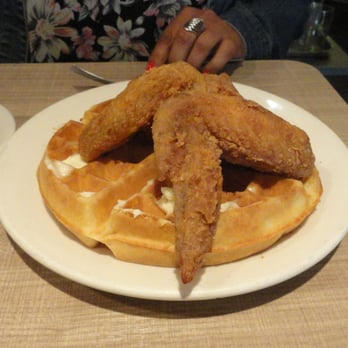 Lou Mitchell's - Breakfast & Brunch Near Me - Chicago, Illinois