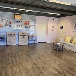 Encino Self Storage - Rental Office