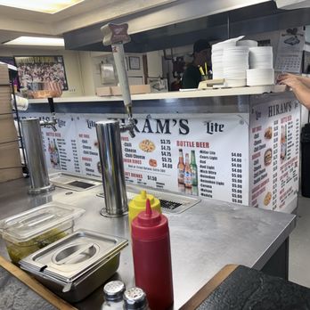 Hiram's Roadstand - American Near Me - Fort Lee, New Jersey