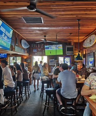 Rocky's Crown Pub by null