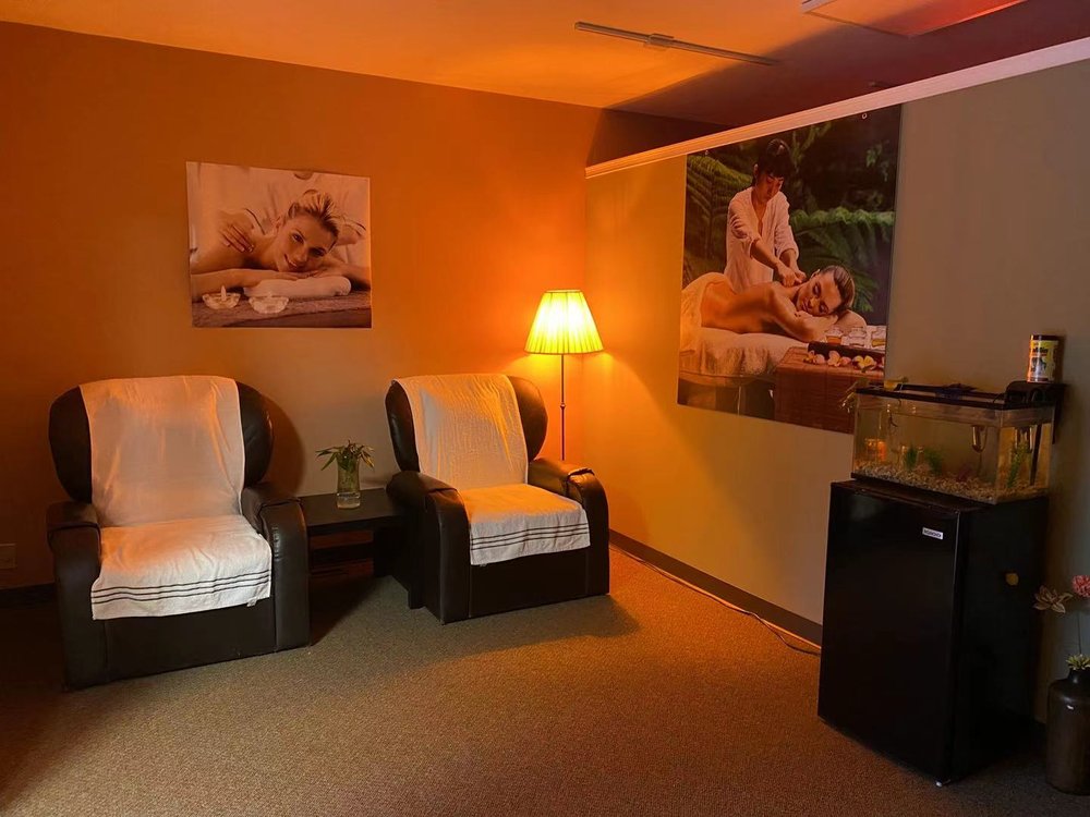 Massage ＆ Spa Logo