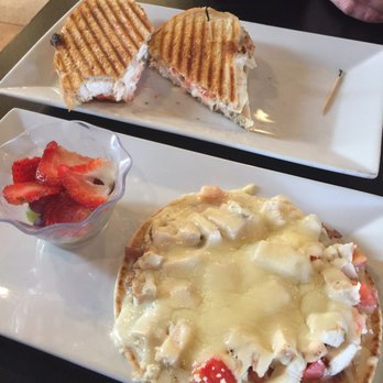 Krazy Cakes Cafe & Restaurant - Freaky Greeky Flatbread and Rosey Chicken Sandwich - Bakeries Near Me - Quincy, Illinois Krazy Cakes Cafe & Restaurant - Freaky Greeky Flatbread and Rosey Chicken Sandwich - Bakeries Near Me - Quincy, Illinois