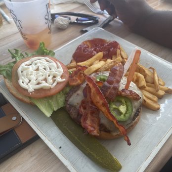 Pop's Sunset Grill - Cheeseburger - Seafood Near Me - Nokomis, Florida