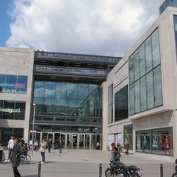 Boulevard Berlin - Haupteingang. Noch???? Ein Center ohne Namenszug an der Fassade!