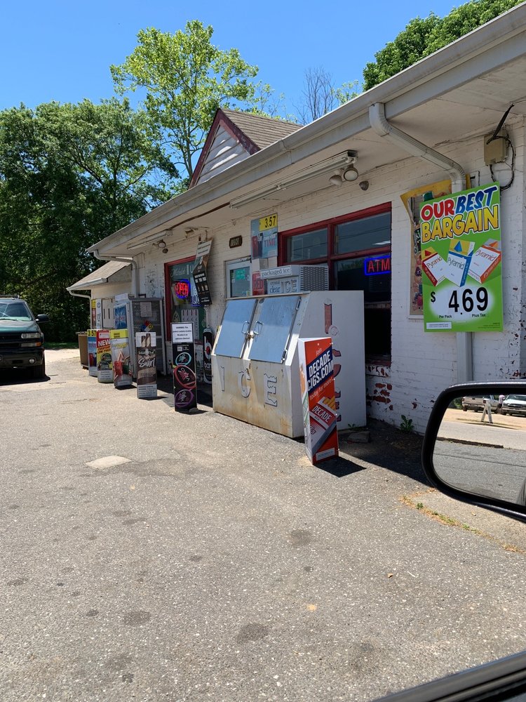 BOB’S SUPERETTE Updated September 2024 1090 S Main St, Clover