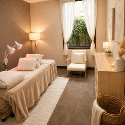 Flow & Heal Acupuncture