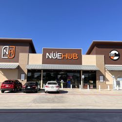 Neu Hub - Front of convenience store