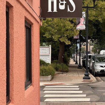 Hendrix & Siena - Outside - Italian Near Me - Hopkins, Minnesota