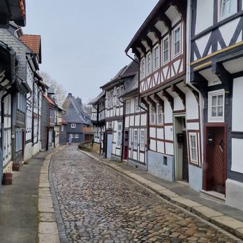 Goslarer Bimmelbahn - Fachwerkhäuser - Landmarks & Historical Buildings Near Me - Goslar, NI