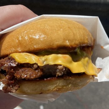 Dumbo - just perfect - Burgers Near Me - Paris, 01 Dumbo - just perfect - Burgers Near Me - Paris, 01