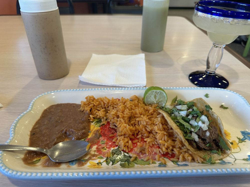 Isabel’s Tacos Logo