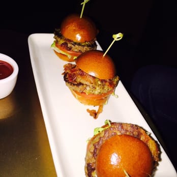 IPIC Pasadena - Awesome angus beef sliders - Cinema Near Me - Pasadena, California