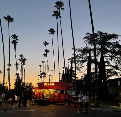 Angelenos' Wood Fired Pizza Catering by null