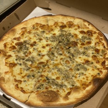 Lee's Tavern - Clam pie - Pizza Near Me - Staten Island, New York Lee's Tavern - Clam pie - Pizza Near Me - Staten Island, New York