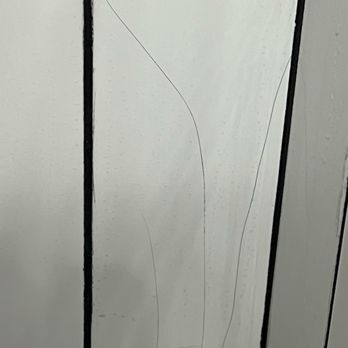 My City Home Inspector - Another Cracked shower tile - Home Inspectors Near Me - Chattanooga, Tennessee My City Home Inspector - Another Cracked shower tile - Home Inspectors Near Me - Chattanooga, Tennessee