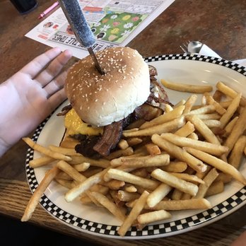 Black Bear Diner Tracy - Bobs big bear burger with bacon and cheese! - American Near Me - Tracy, California
