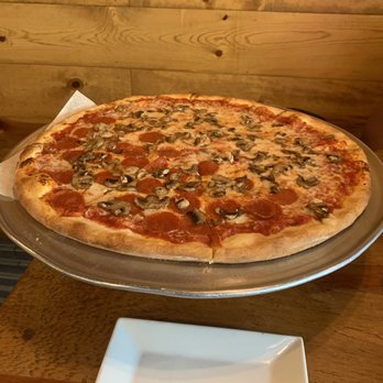 Slyce - Now that's a pizza!! - Pizza Near Me - Ardsley, New York