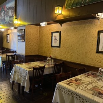 Asmara Restaurant - Dining area - Ethiopian Near Me - Oakland, California