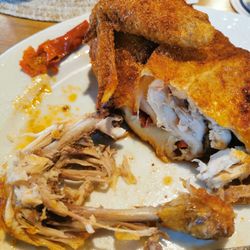 Gaststätte Zur Sommerfrische - Hähnchen scharf mit Chilischoten unter der knusprigen Haut