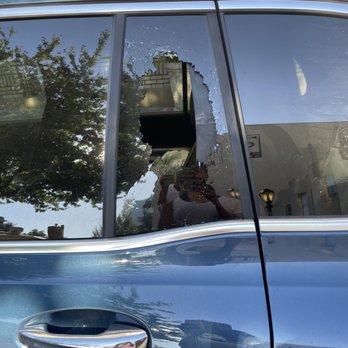 Hotel deLuxe - Car window busted out and spit on - Hotels Near Me - Portland, Oregon