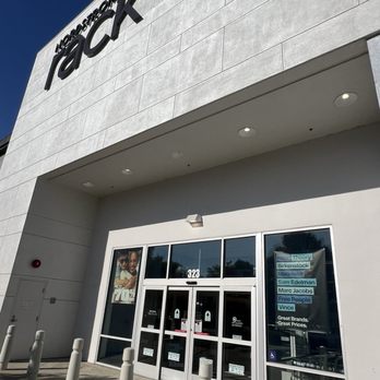 Nordstrom Rack - 9/26/24 Exterior , entrance - Shoe Stores Near Me - San Luis Obispo, California