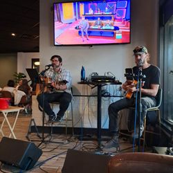 Oak 36 Bar & Kitchen - Nice and easy listening