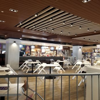 Brug Bakery Lanai @ Ala Moana - So sad, the mall is deserted - Bakeries Near Me - Honolulu, Hawaii