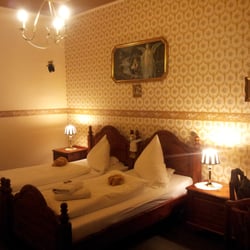 Pension Vogtländer - Doppelzimmer 1.Etage gemütlich mit viel Liebe dekoriert.Aber kalt und...siehe mein Bericht. 60€/Nacht