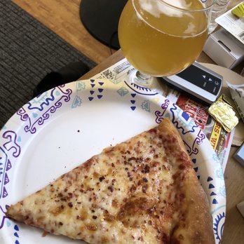 XO Liquor - My glass of Victory Sour Monkey with some Brothers Cheese Pizza. Awesome dinner!! - Beer, Wine & Spirits Near Me - Las Vegas, Nevada