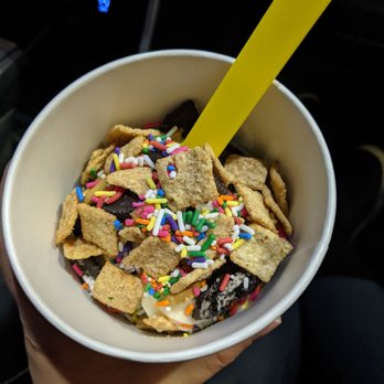 Olo Dessert Studio - Vegan vanilla froyo with sprinkles, peanut butter, oreos, and cinnamon toast crunch - Ice Cream & Frozen Yogurt Near Me - Albuquerque, New Mexico