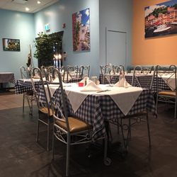 Plaka Greek Taverna - Main dining area