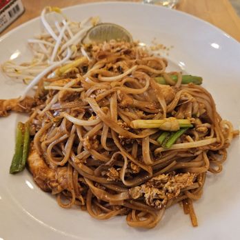 Khao Horm Thai - Chicken pad thai - Thai Near Me - Dallas, Texas Khao Horm Thai - Chicken pad thai - Thai Near Me - Dallas, Texas