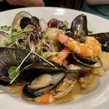 D&J Bistro - French Near Me - Lake Zurich, Illinois