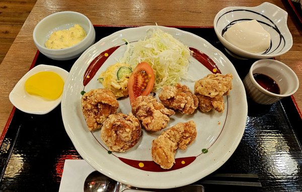 鶏soboro様】大阪送料無料☆3か月保障付き☆AQW-S5MBK☆