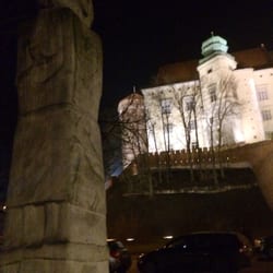 Posąg Światowida - Taki oto światowid najcieplejszej zimy mojego życia, w świetle lamp i księżyca :-)