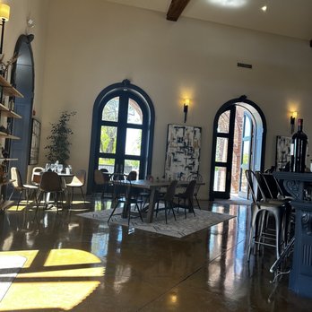 Robert Hall Winery - Wine Tasting Room Near Me - Paso Robles, California