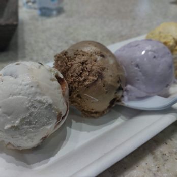 Fox Meadows Creamery - Ice Cream & Frozen Yogurt Near Me - Ephrata, Pennsylvania Fox Meadows Creamery - Ice Cream & Frozen Yogurt Near Me - Ephrata, Pennsylvania