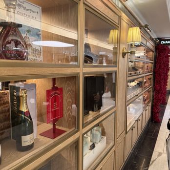 Harrods - Department Stores Near Me - London, XGL Harrods - Department Stores Near Me - London, XGL