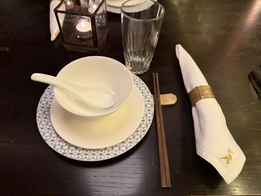 Mott 32 by null
