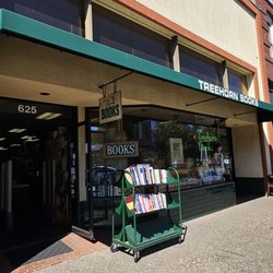 Treehorn Books - Outside.