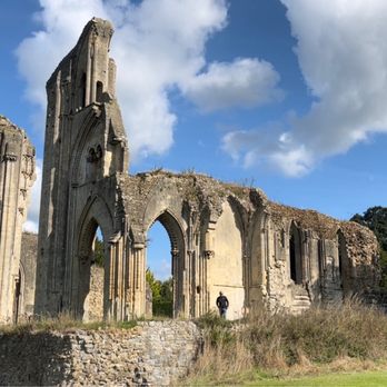 Glastonbury Abbey - Landmarks & Historical Buildings Near Me - Glastonbury, SOM