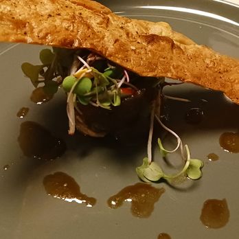 Alcove Evanston  - Yellowfin Tuna Tartare - avocado, ginger, scallions, yuzu, black sesame seeds, extra virgin olive oil, malanga chips - New American Near Me - Evanston, Illinois