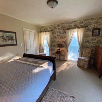 Letchworth Farm - Our suite - Bed & Breakfast Near Me - Nunda, New York