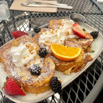 The Hideout Kitchen - French toast with berries and cream - New American Near Me - Lafayette, California The Hideout Kitchen - French toast with berries and cream - New American Near Me - Lafayette, California